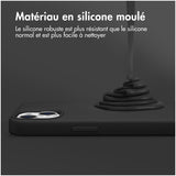 Accezz Liquid Silicone Backcover met MagSafe iPhone 16 Pro Max Zwart