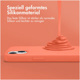 Accezz Liquid Silicone Backcover iPhone 15 Oranje