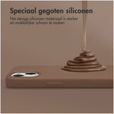 Accezz Liquid Silicone Backcover met MagSafe iPhone 16 Pro Lichtbruin