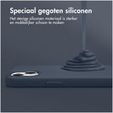 Accezz Liquid Silicone Backcover met MagSafe iPhone 16 Pro Max Donkerblauw