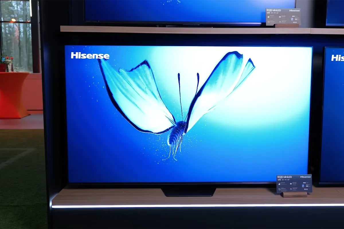 Close-up van de Hisense UR8S.