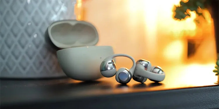 Shokz OpenDots One buiten de case